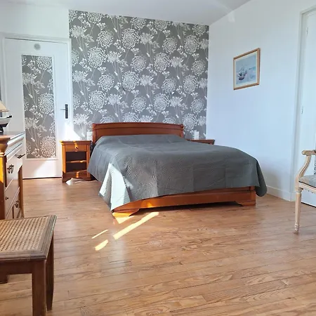 La Fleur Du Soleil Bed and Breakfast *